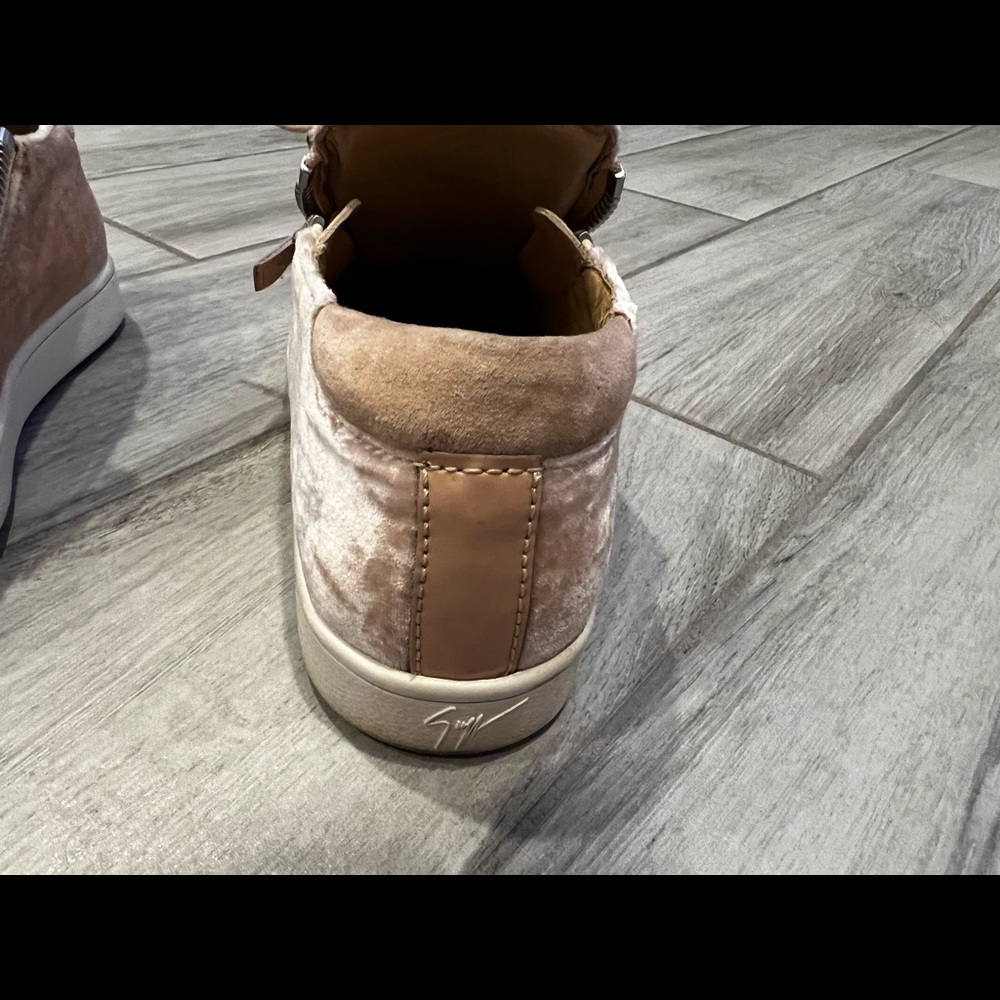 giuseppe zanotti - Picture 5 of 6